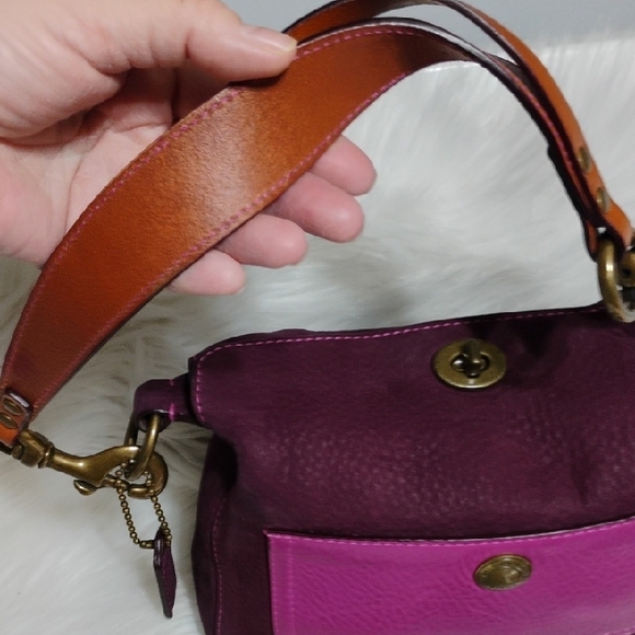 SALE! Coach Vintage Two-Tone Purple/Burgundy Shoulder Bag W Dust Bag - Picture 6 of 15